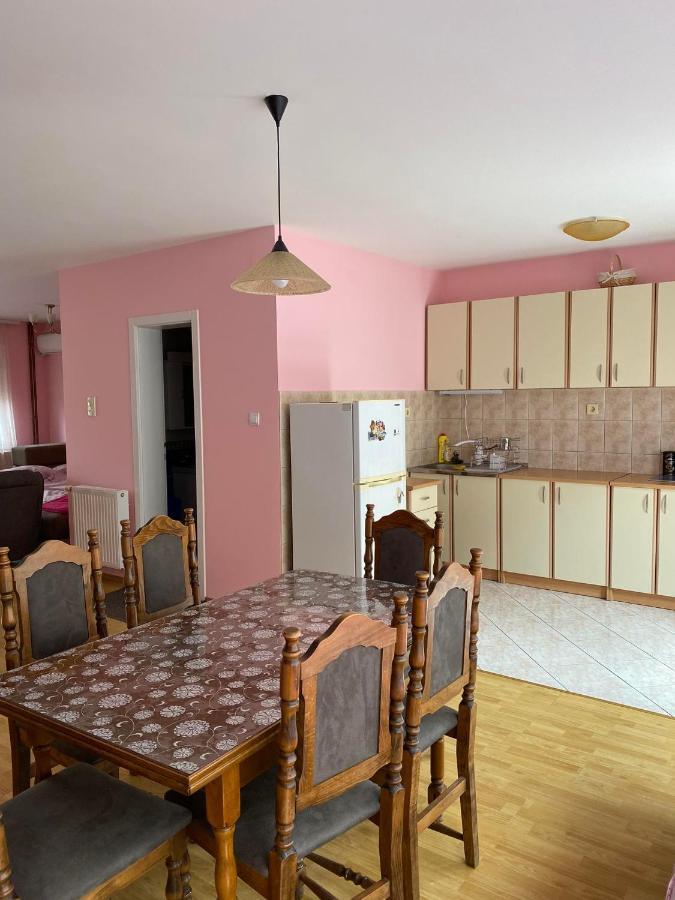 Guest House Trajkovic Jagodina Exteriör bild