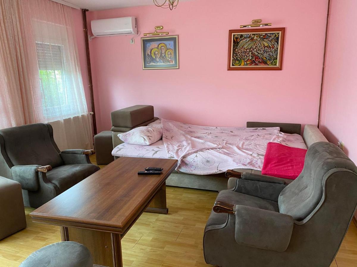 Guest House Trajkovic Jagodina Exteriör bild