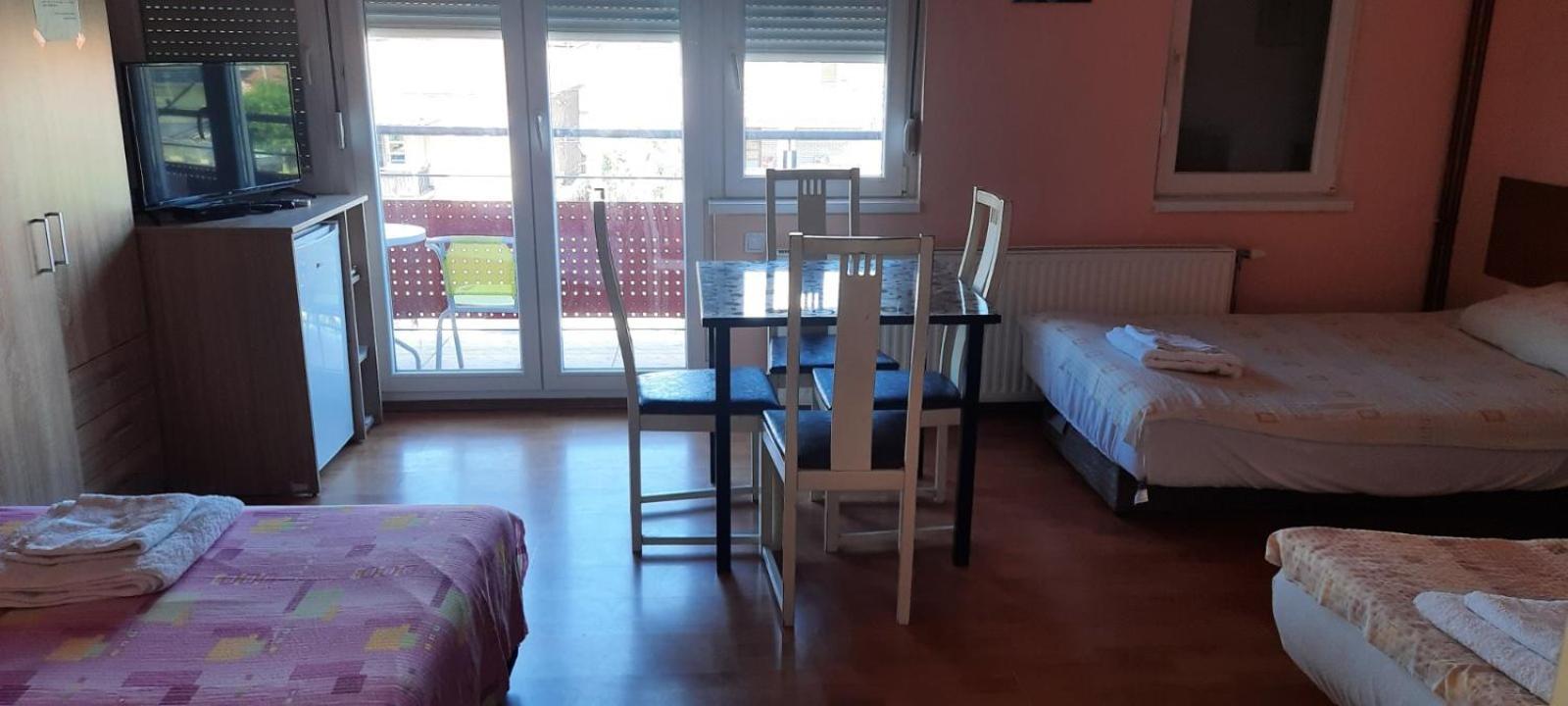 Guest House Trajkovic Jagodina Exteriör bild