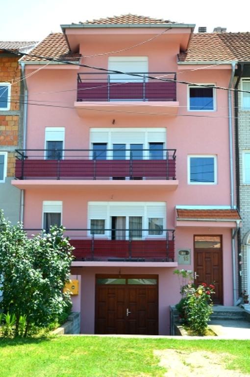 Guest House Trajkovic Jagodina Exteriör bild